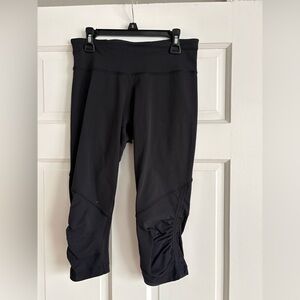 Lululemon Cropped Leggings, Size 6